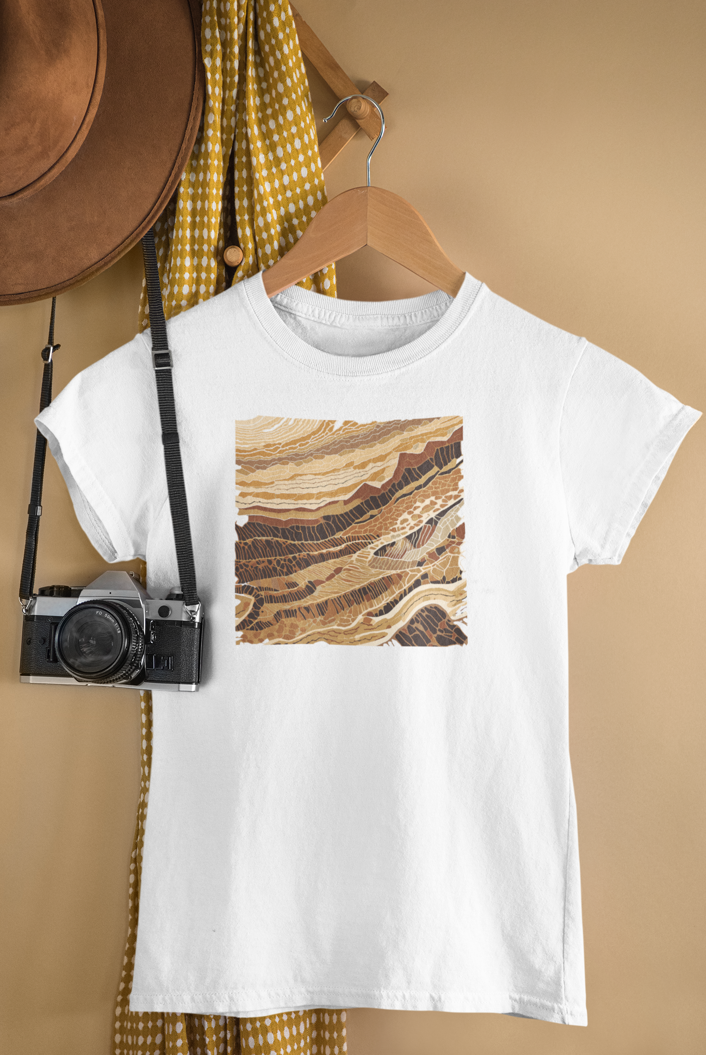 Nature inspired Pattern T-shirt - Giraffe